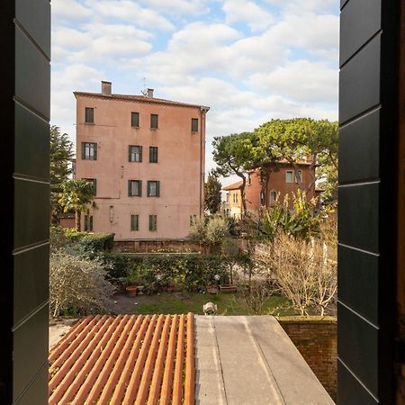 Bed And Breakfast Casa Delle Rose Lido Venezia Венеция Лидо Екстериор снимка