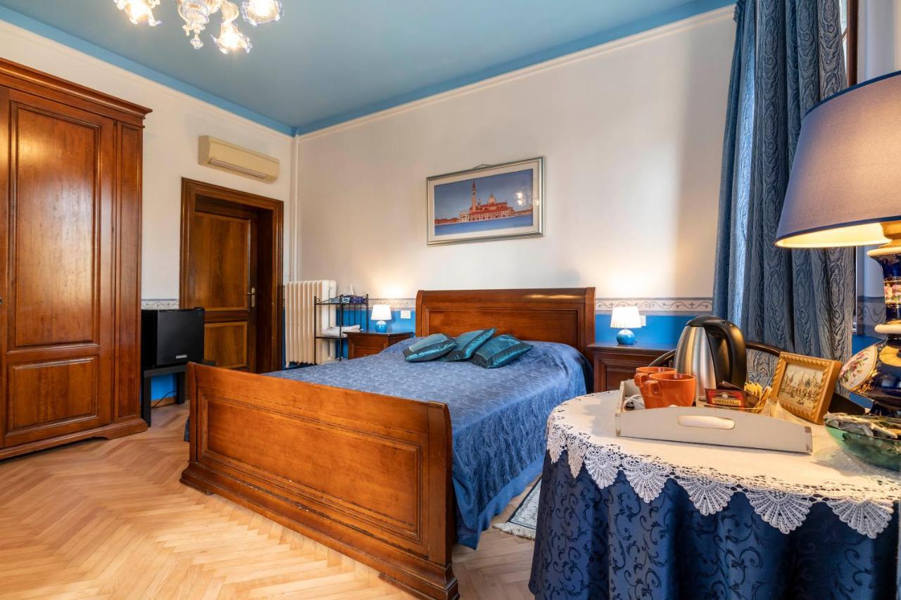 Bed And Breakfast Casa Delle Rose Lido Venezia Венеция Лидо Екстериор снимка