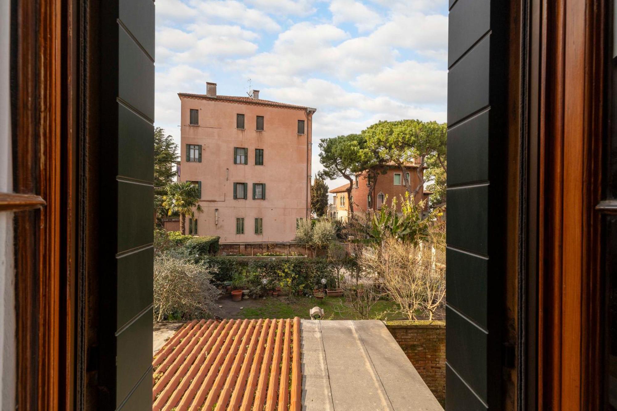 Bed And Breakfast Casa Delle Rose Lido Venezia Венеция Лидо Екстериор снимка